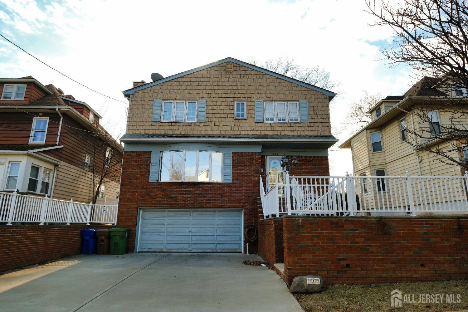 Linden, NJ 07036,717 Summit ST