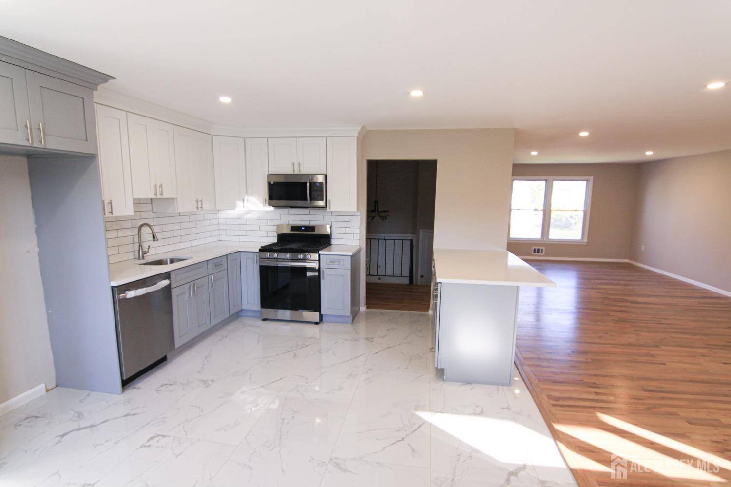 South Brunswick, NJ 08824,6 Joan ST