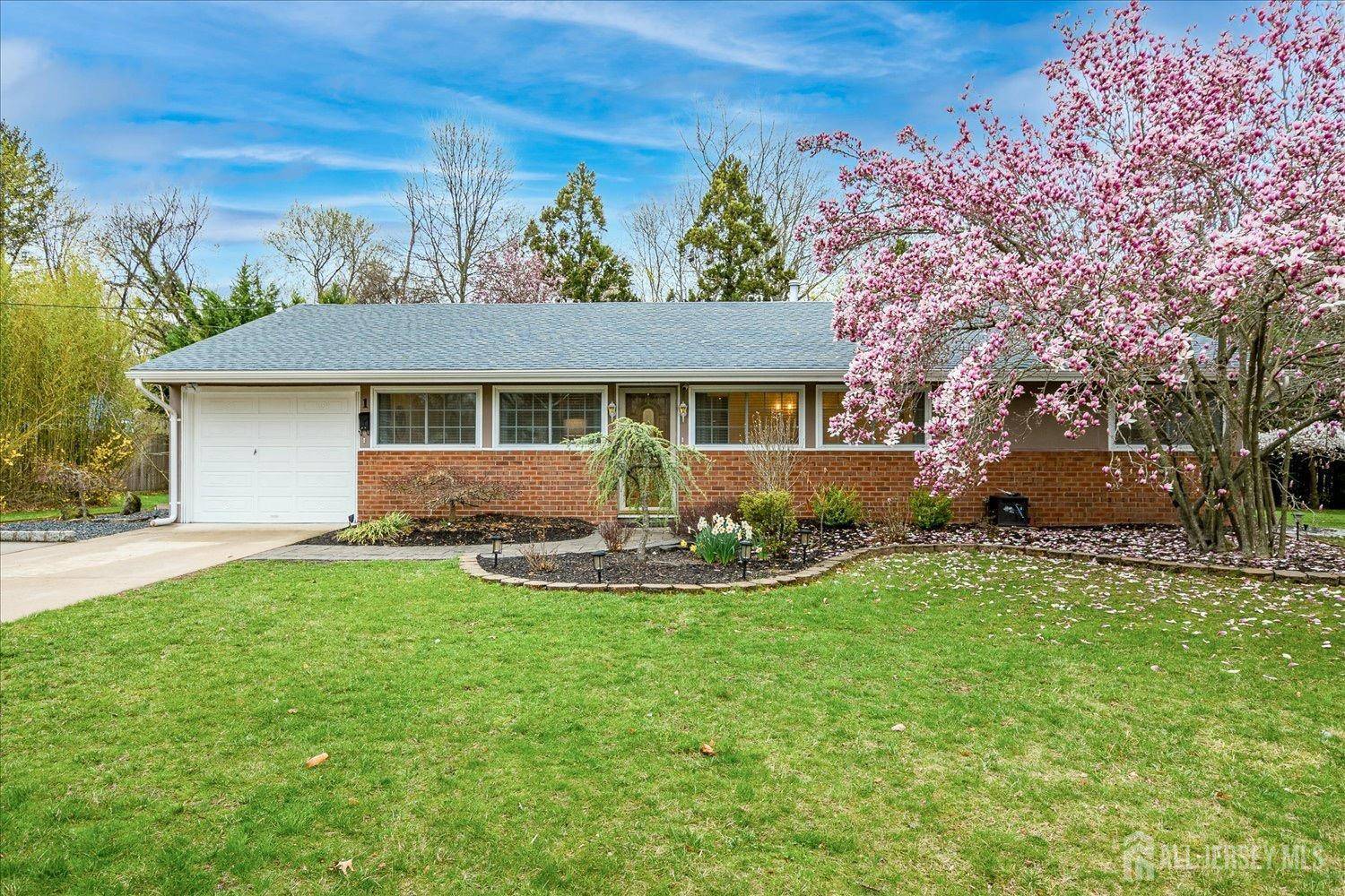 South Brunswick, NJ 08824,1 Cranston RD