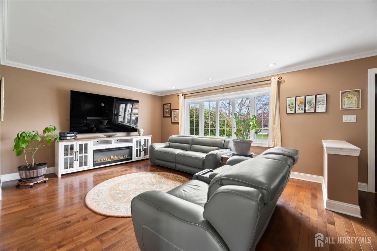 East Brunswick, NJ 08816,6 Hudson RD