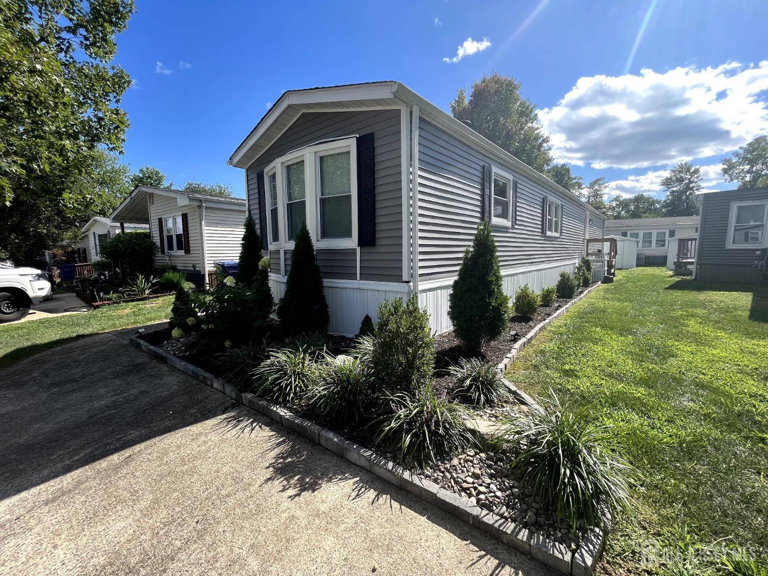 North Brunswick, NJ 08902,14 Byron RD