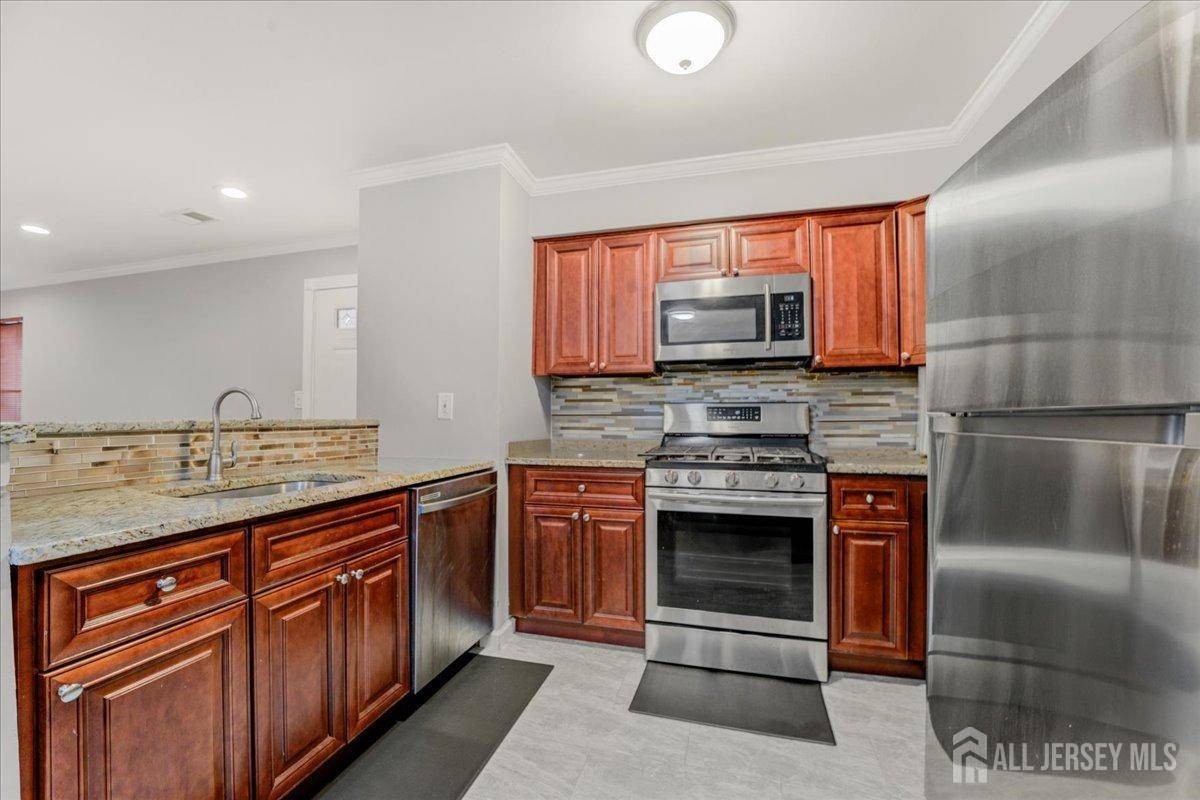 East Brunswick, NJ 08816,79 Crosspointe DR