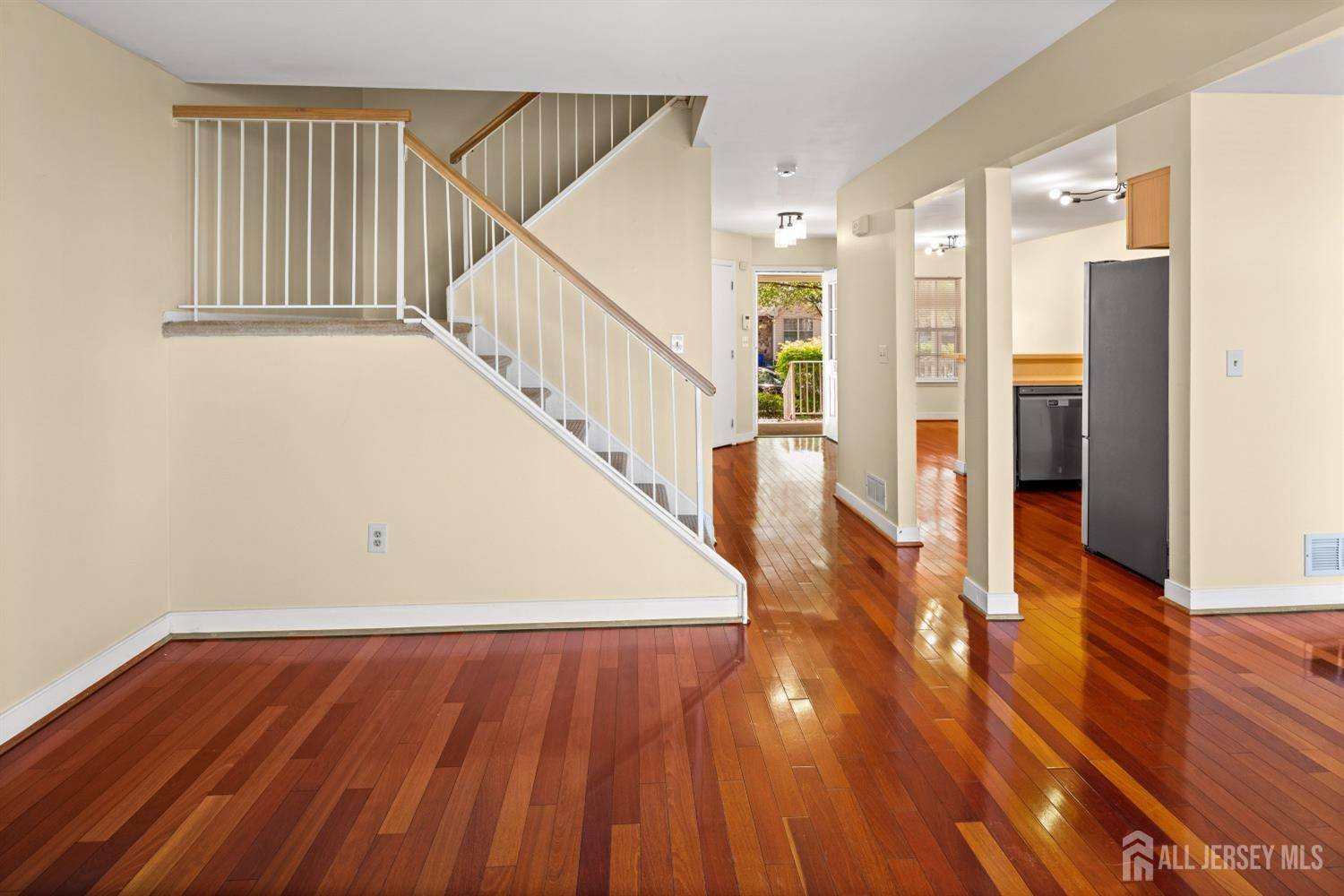 North Brunswick, NJ 08902,204 Concord PL
