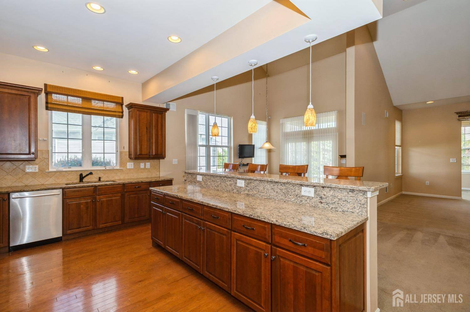 Monroe, NJ 08831,7 Riviera DR