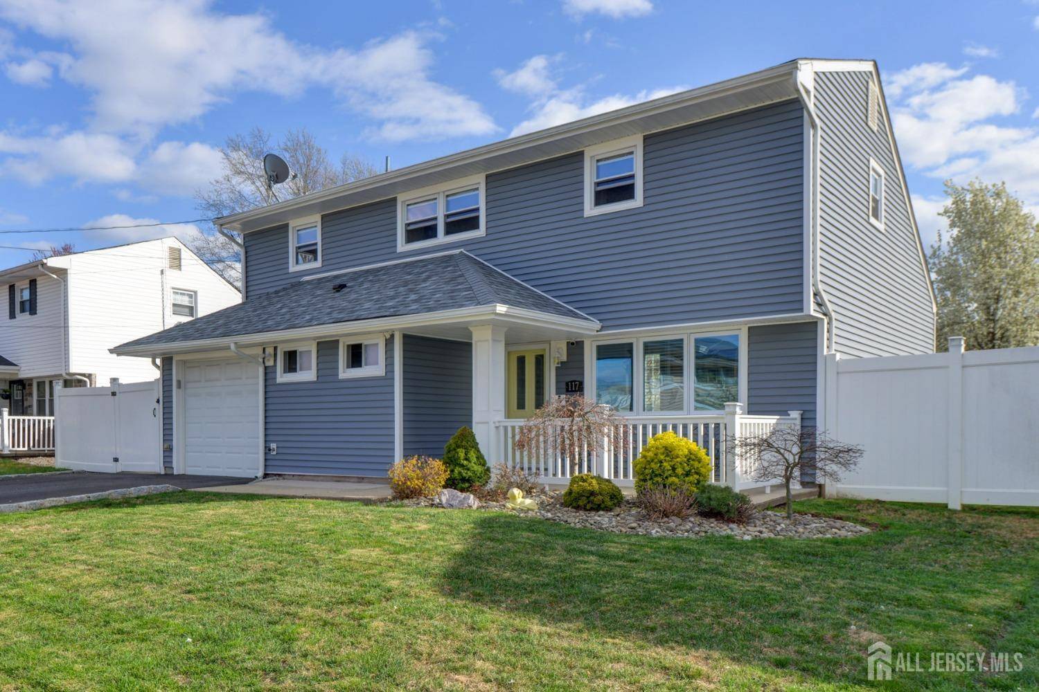 Carteret, NJ 07008,117 Whitman ST