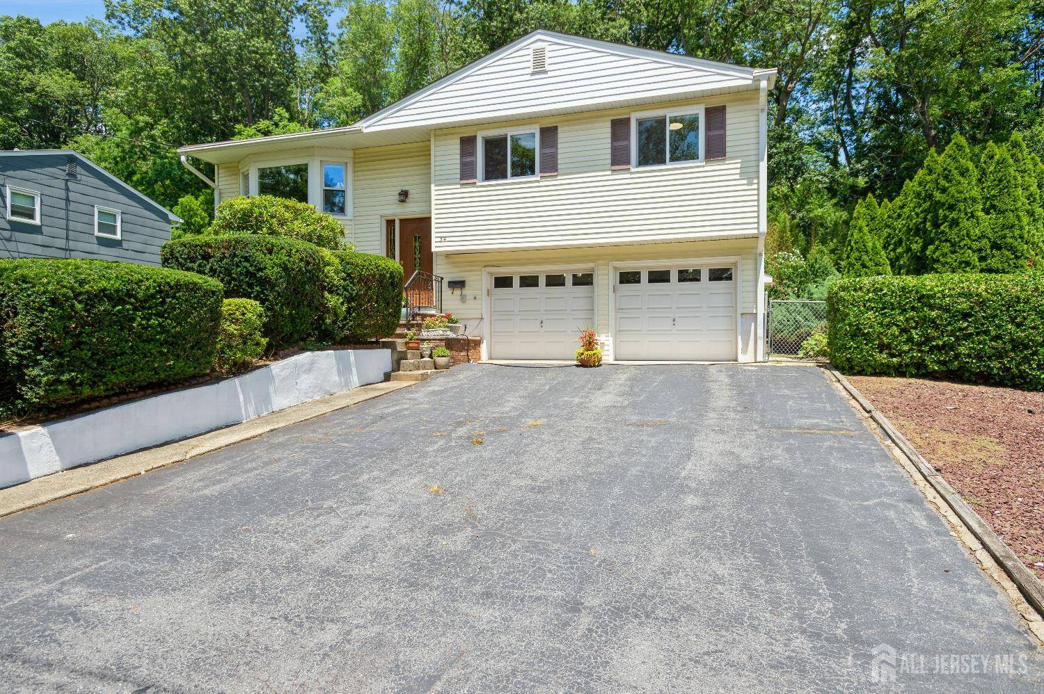 East Brunswick, NJ 08816,34 Bartman RD