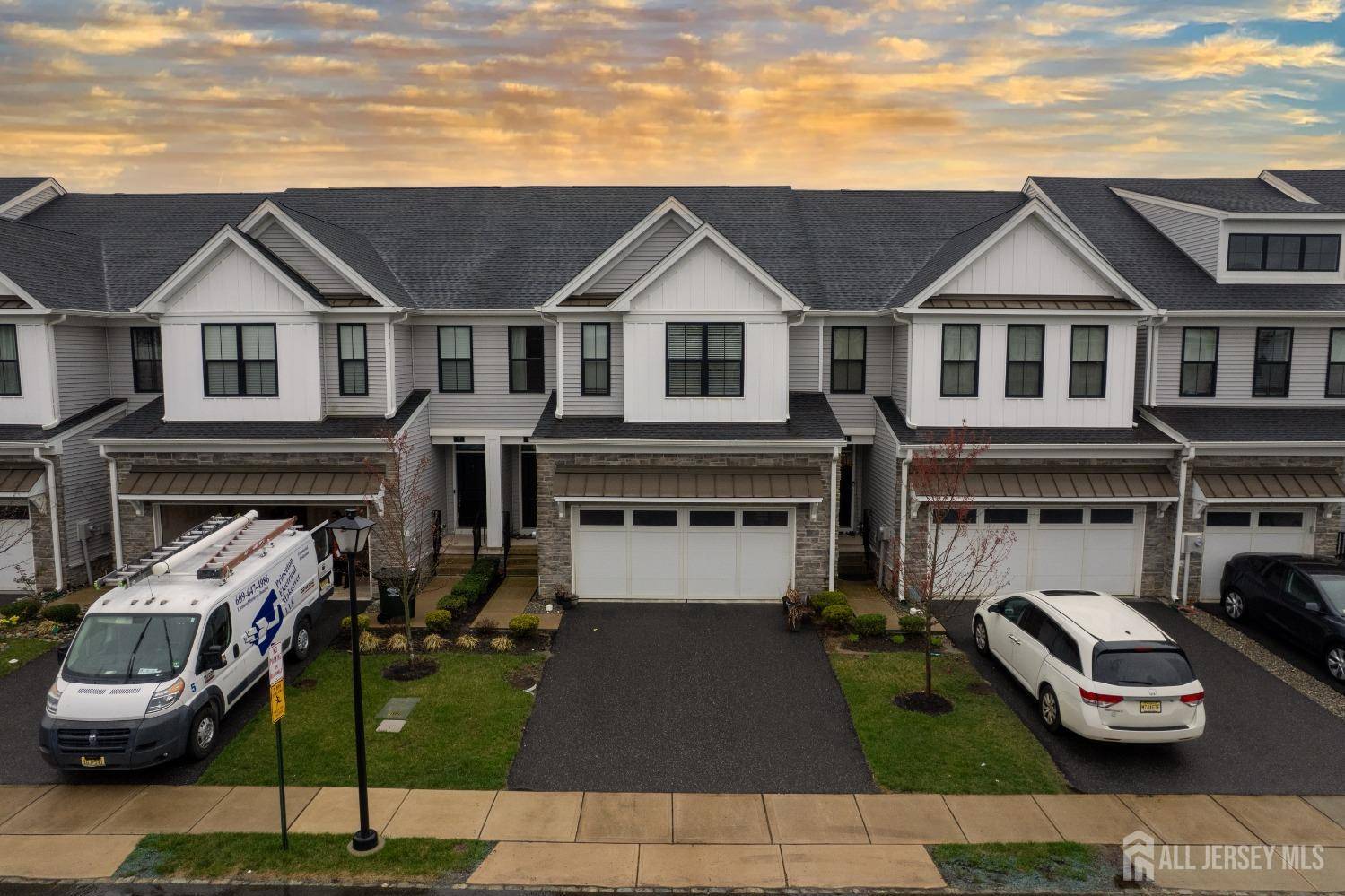 Monroe, NJ 08831,9 Clover LN