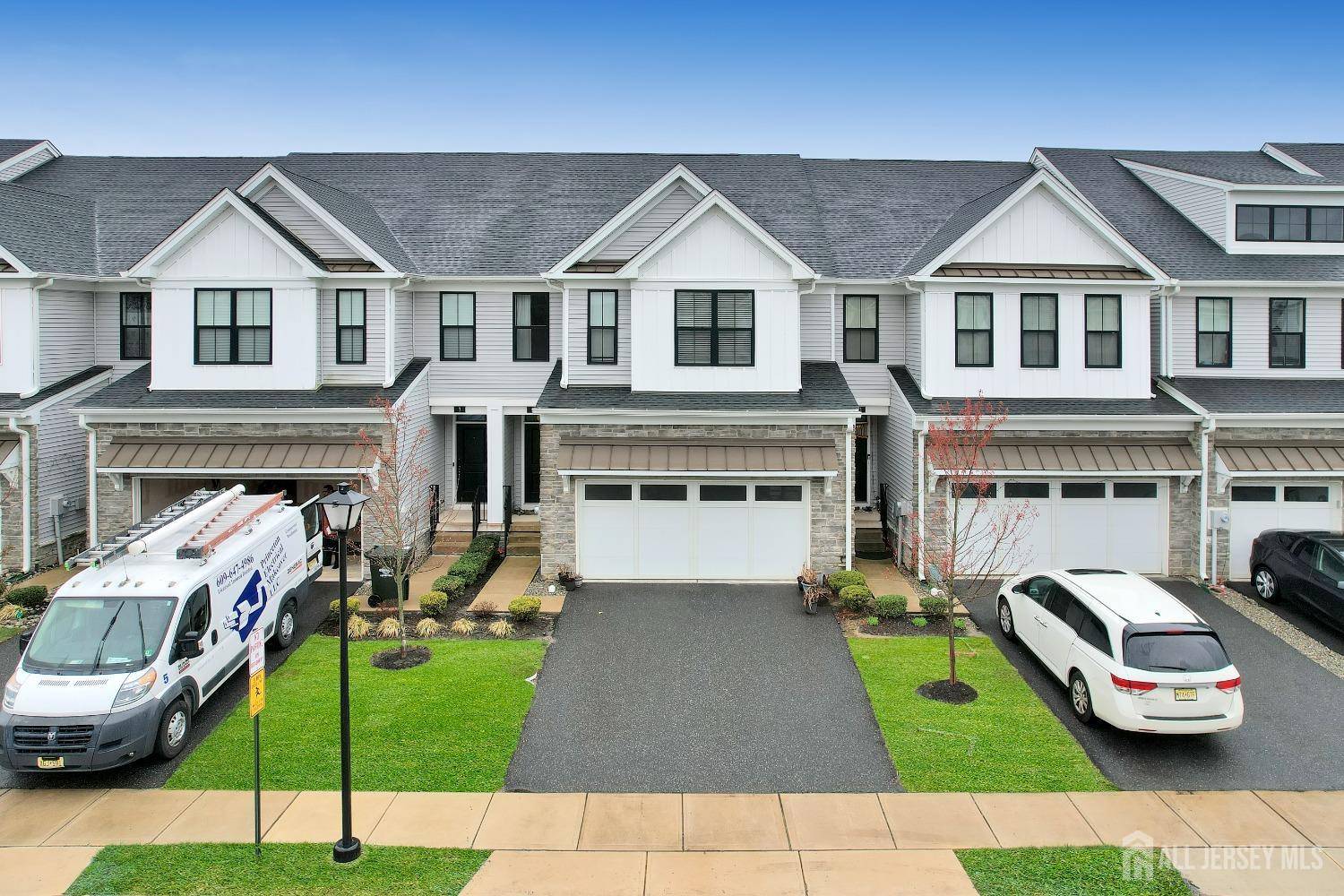 Monroe, NJ 08831,9 Clover LN