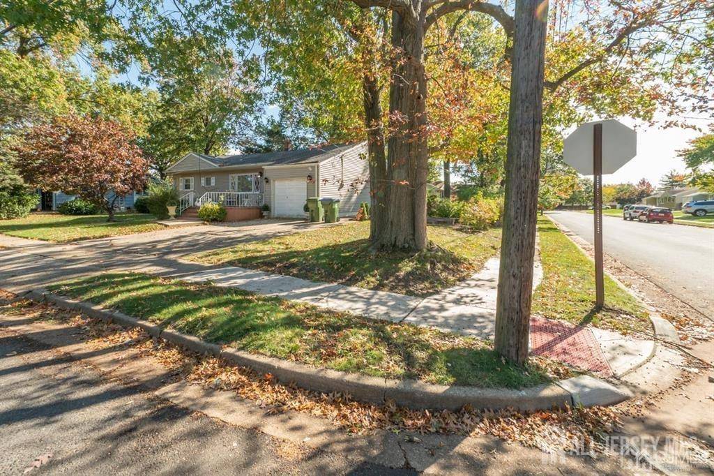 Edison, NJ 08817,34 Magnolia ST