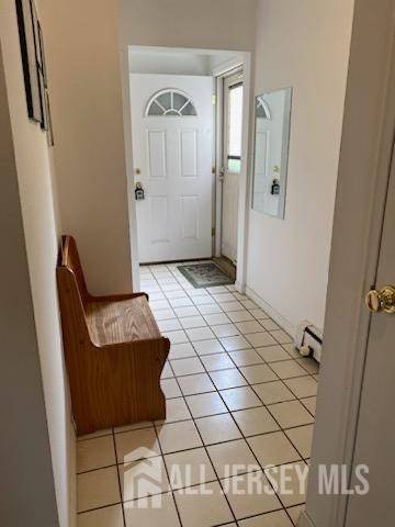 East Brunswick, NJ 08816,11 Lake AVE #3A