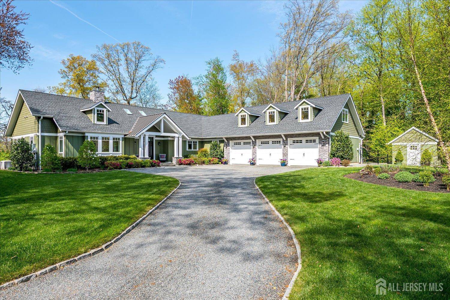 Cranbury, NJ 08512,28 Evans DR