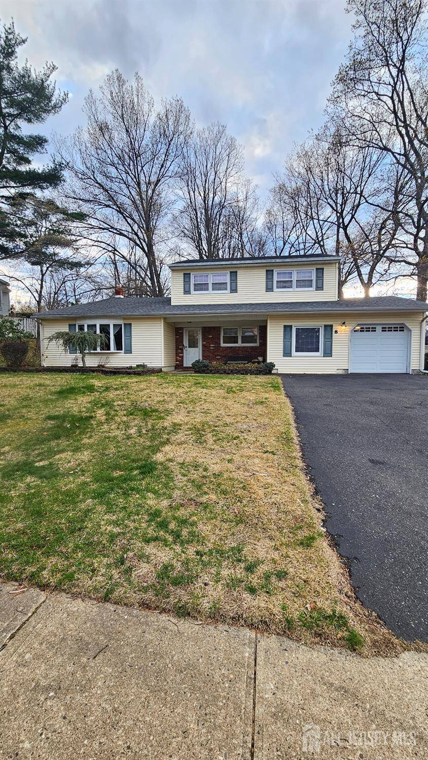 East Brunswick, NJ 08816,8 Churchill RD