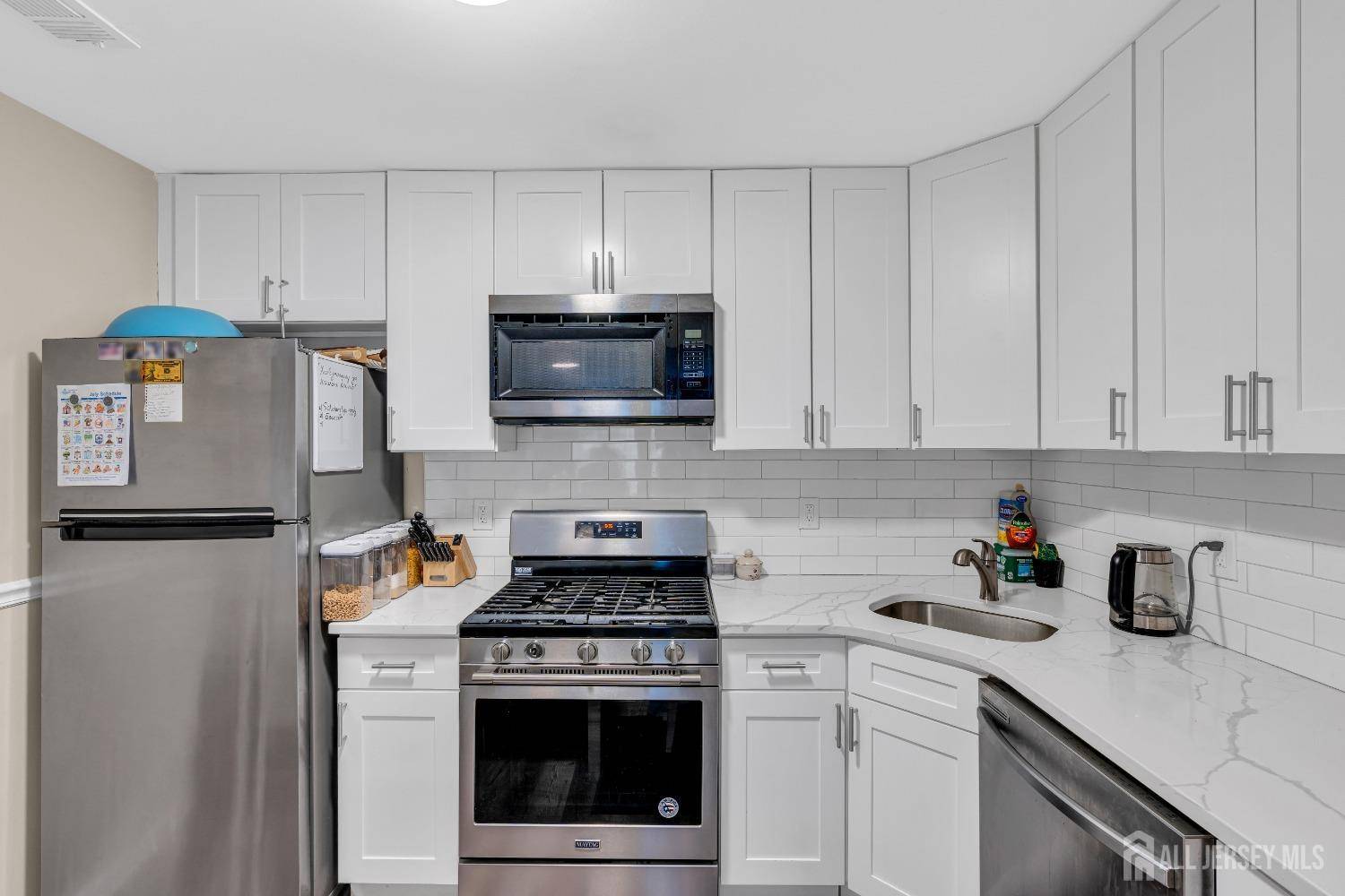 Helmetta, NJ 08828,1012 Meadow CT