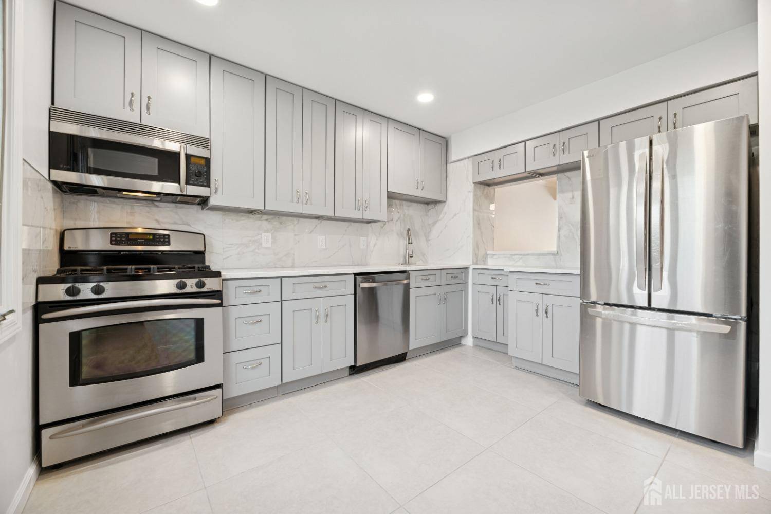 Highland Park, NJ 08904,210 N 2nd AVE