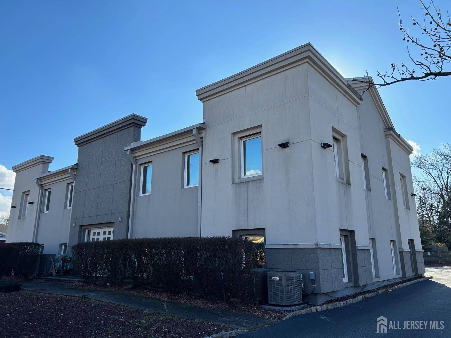 Edison, NJ 08820,1967 Oak Tree RD N