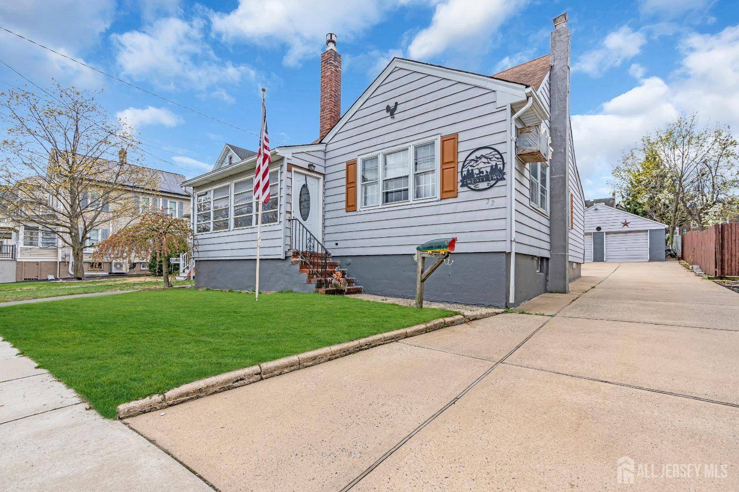 Sayreville, NJ 08872,22 Hart ST