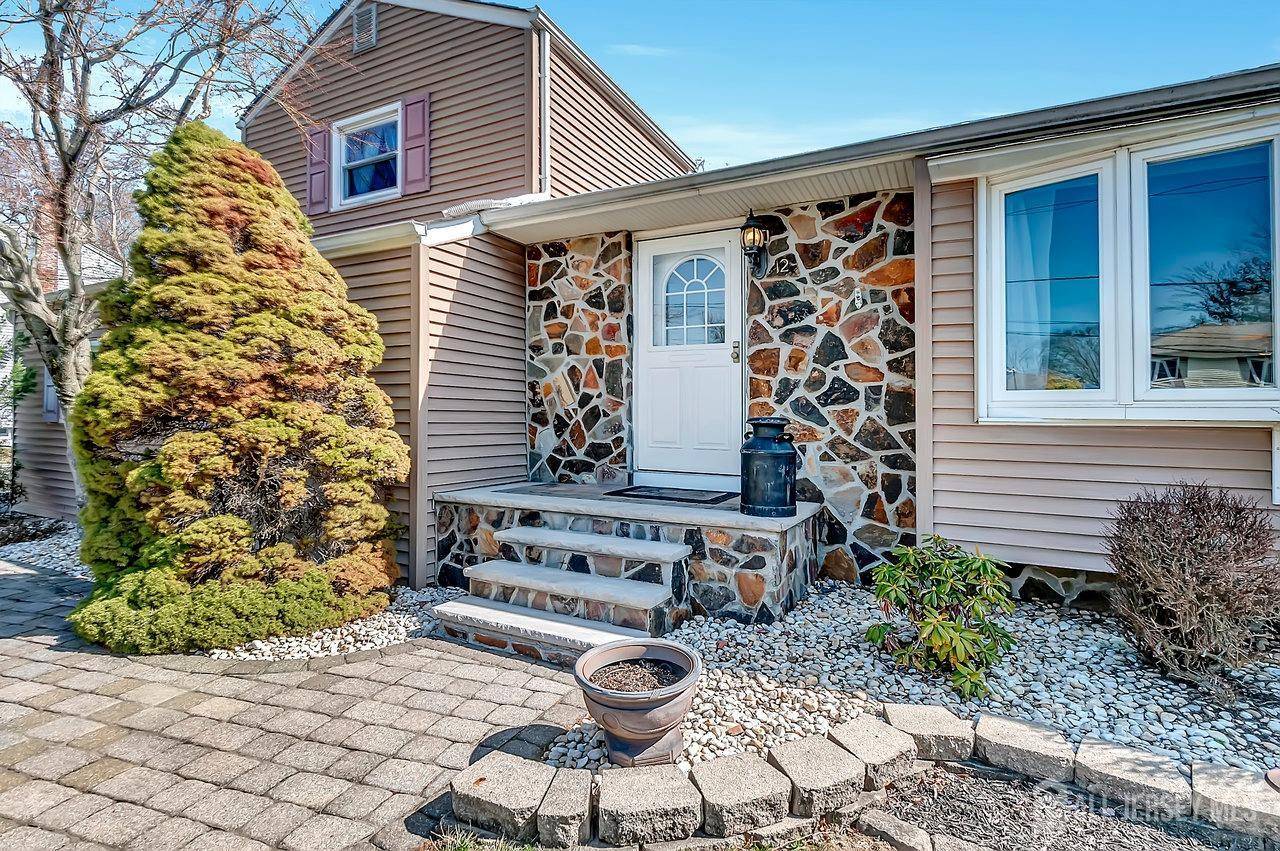 East Brunswick, NJ 08816,12 Sussex RD
