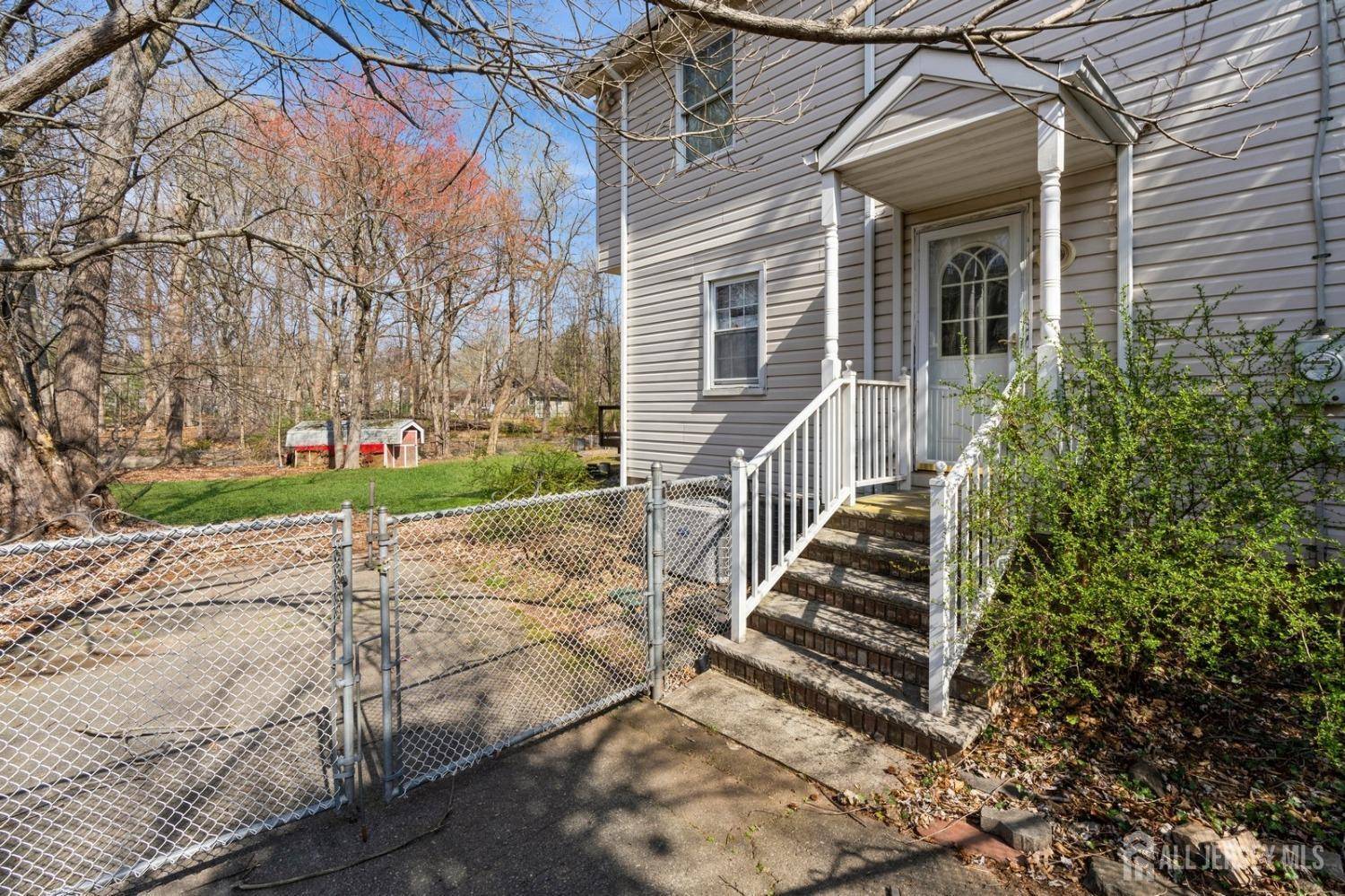 Edison, NJ 08820,4 Stark PL