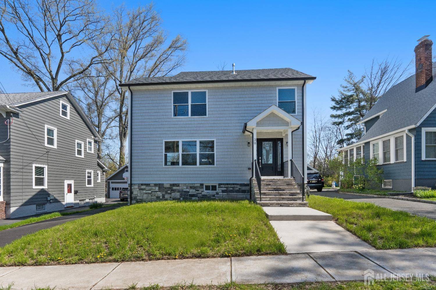 Maplewood, NJ 07040,39 S Pierson RD