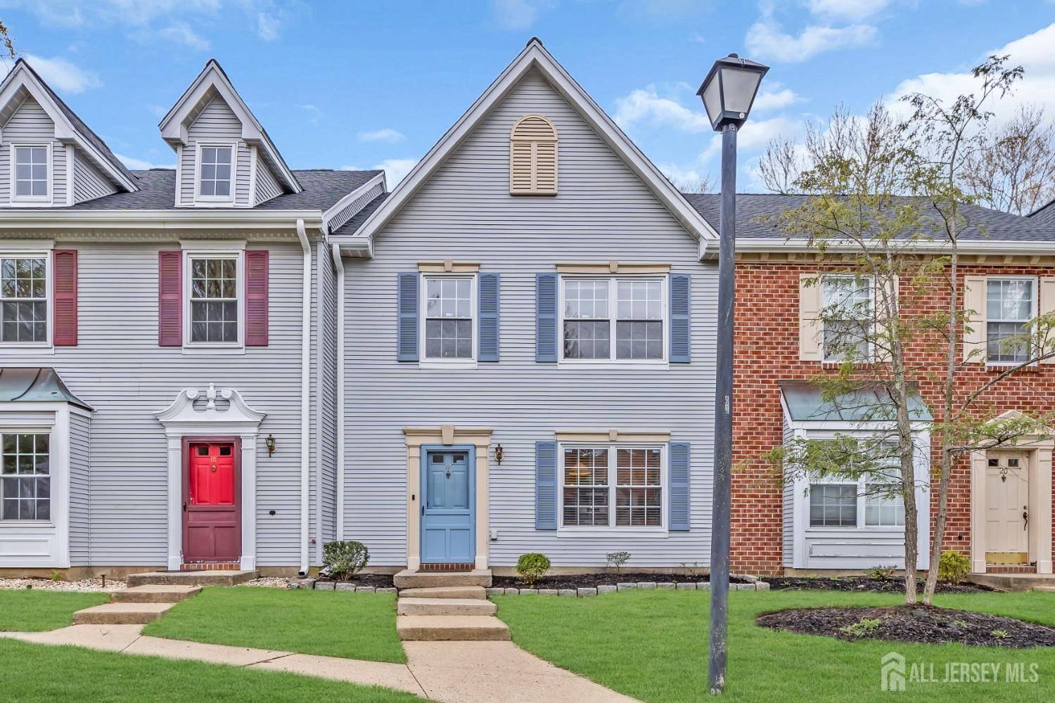 North Brunswick, NJ 08902,19 Albury WAY