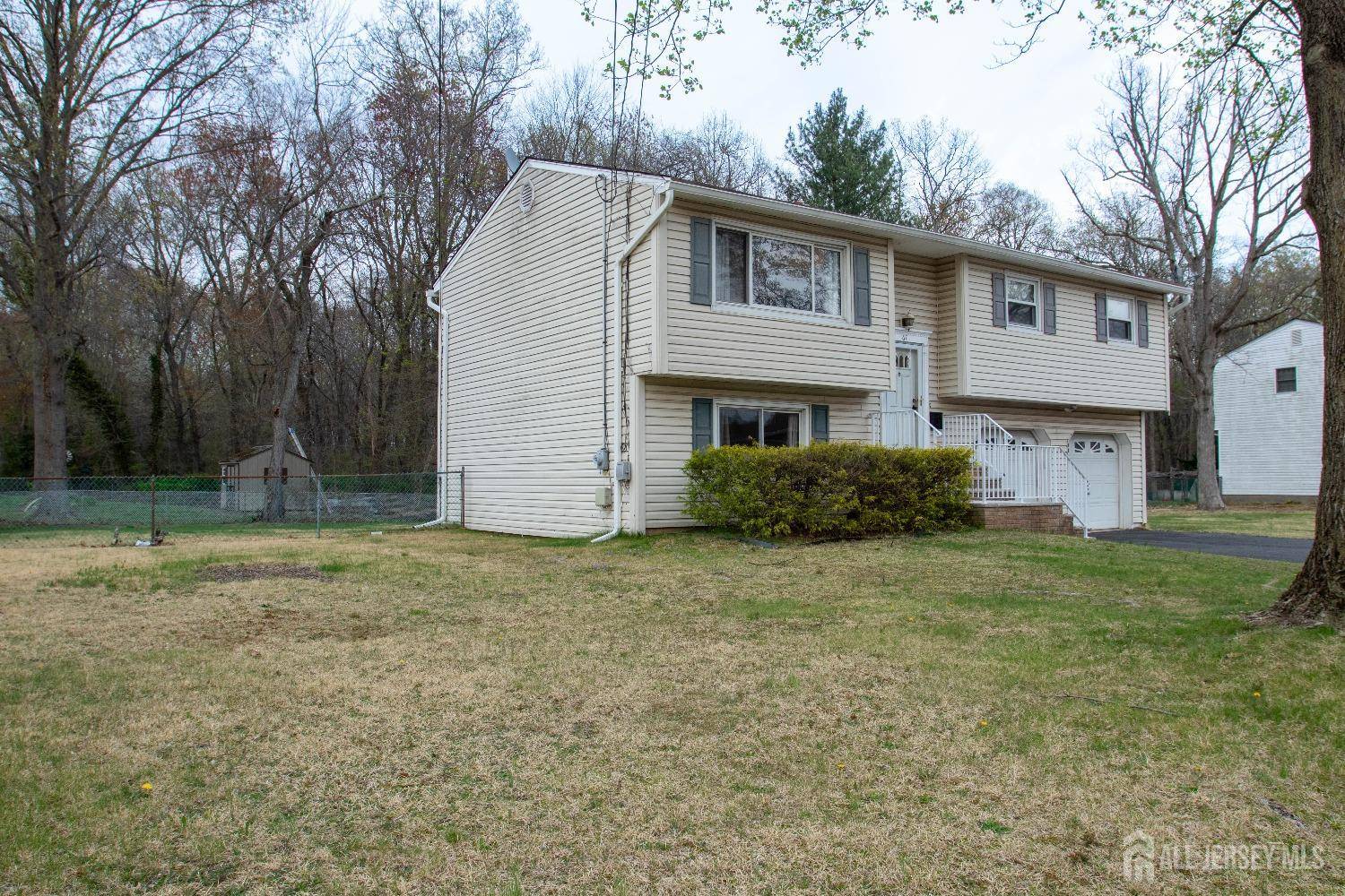 Spotswood, NJ 08884,67 Janice DR