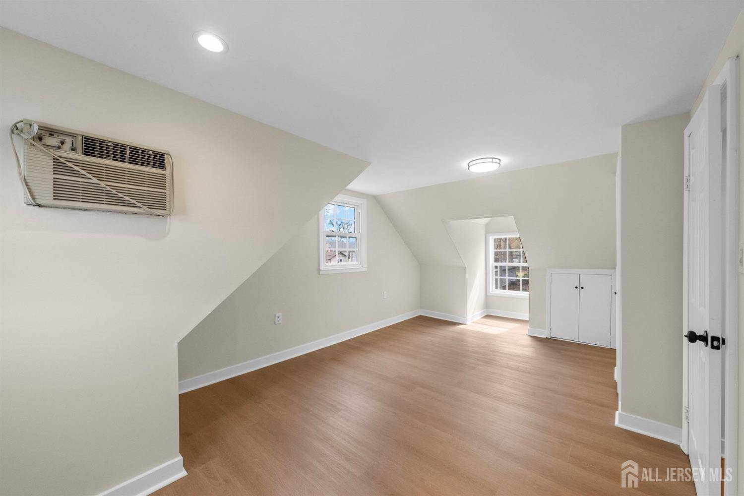 North Brunswick, NJ 08902,651 Myrtle RD