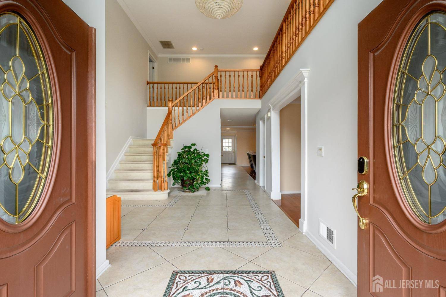 Colonia, NJ 07067,751 S Middlesex AVE S
