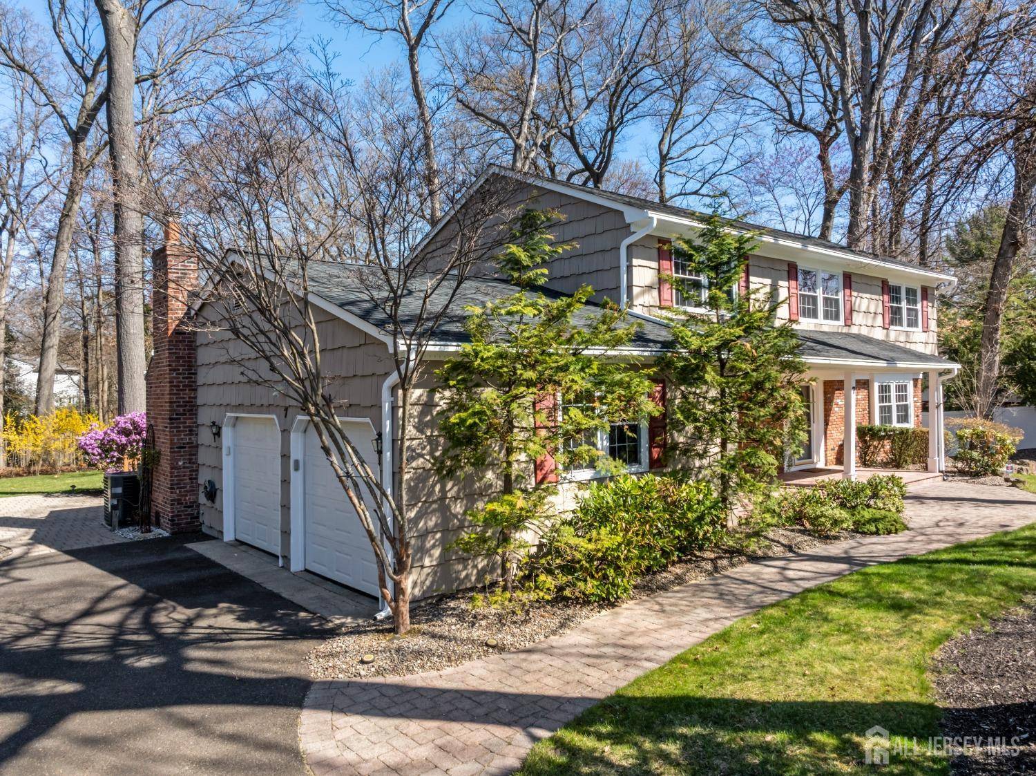 East Brunswick, NJ 08816,7 Carlton CT