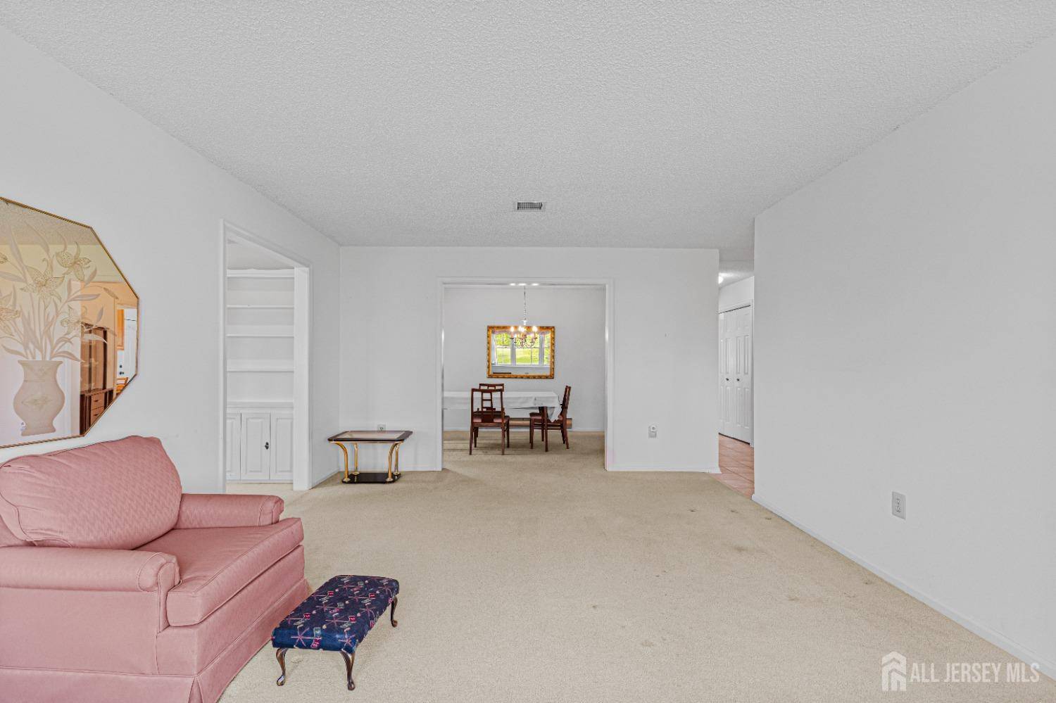 Monroe, NJ 08831,714 Victoria CT #B