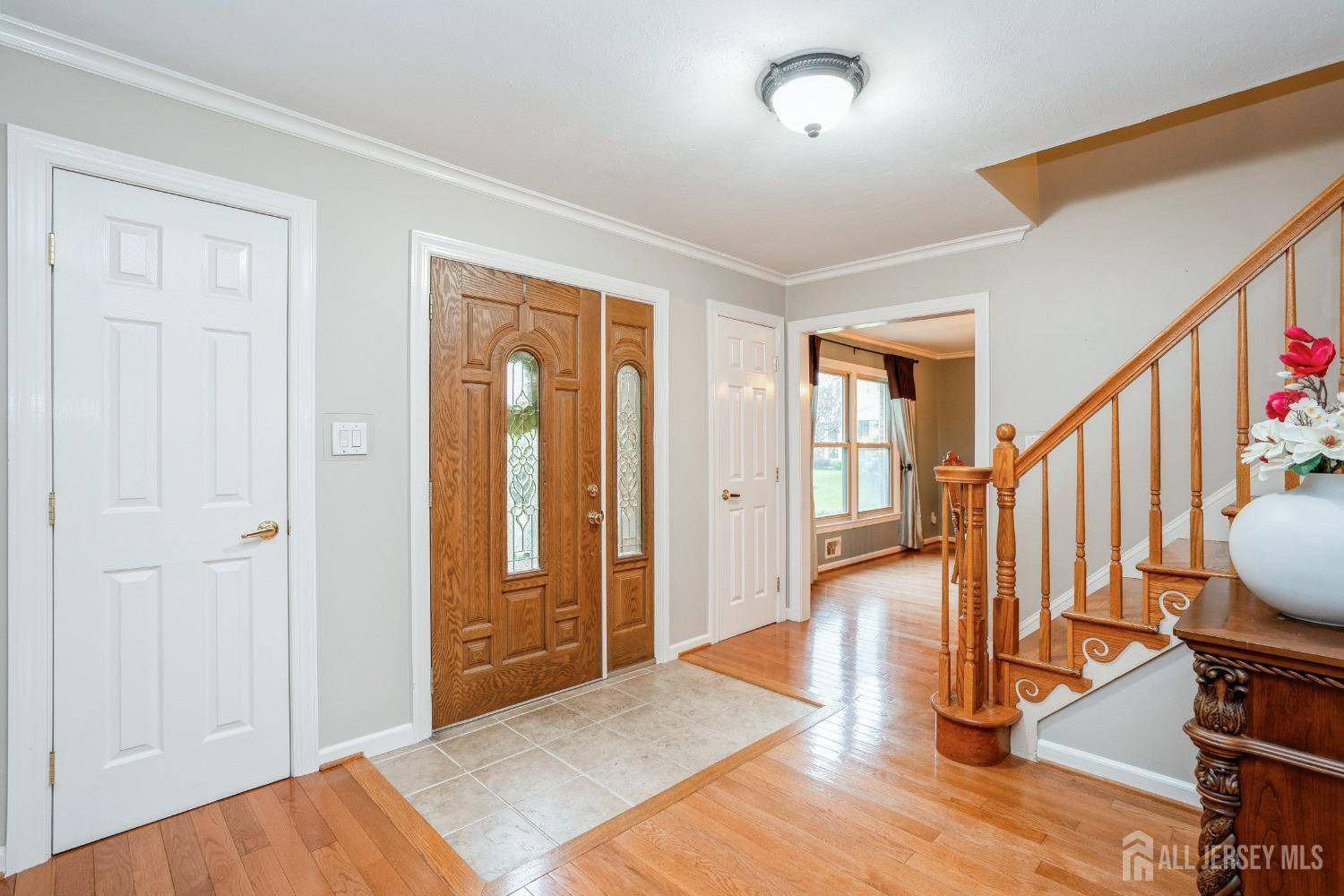East Brunswick, NJ 08816,8 Appletree LN