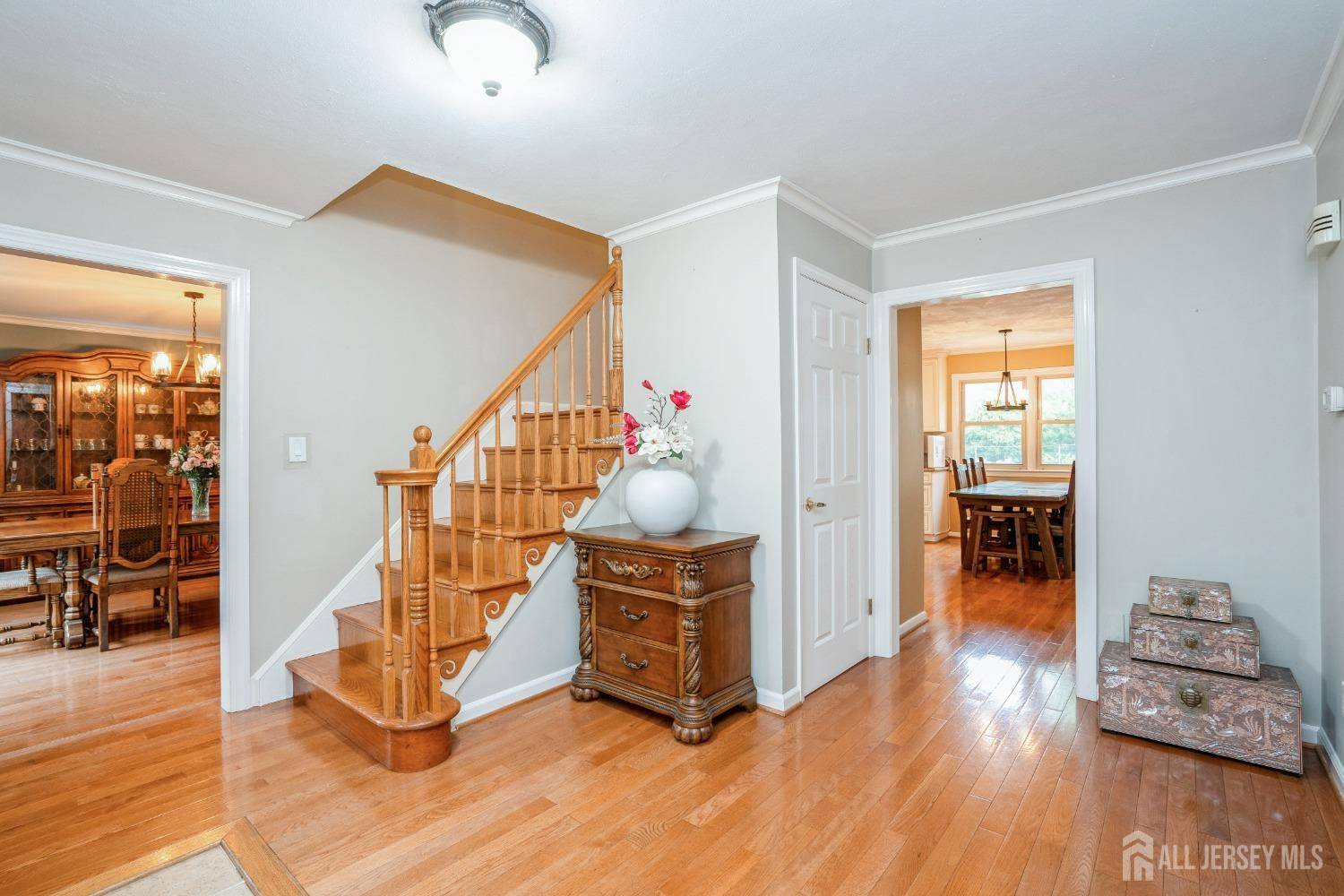 East Brunswick, NJ 08816,8 Appletree LN