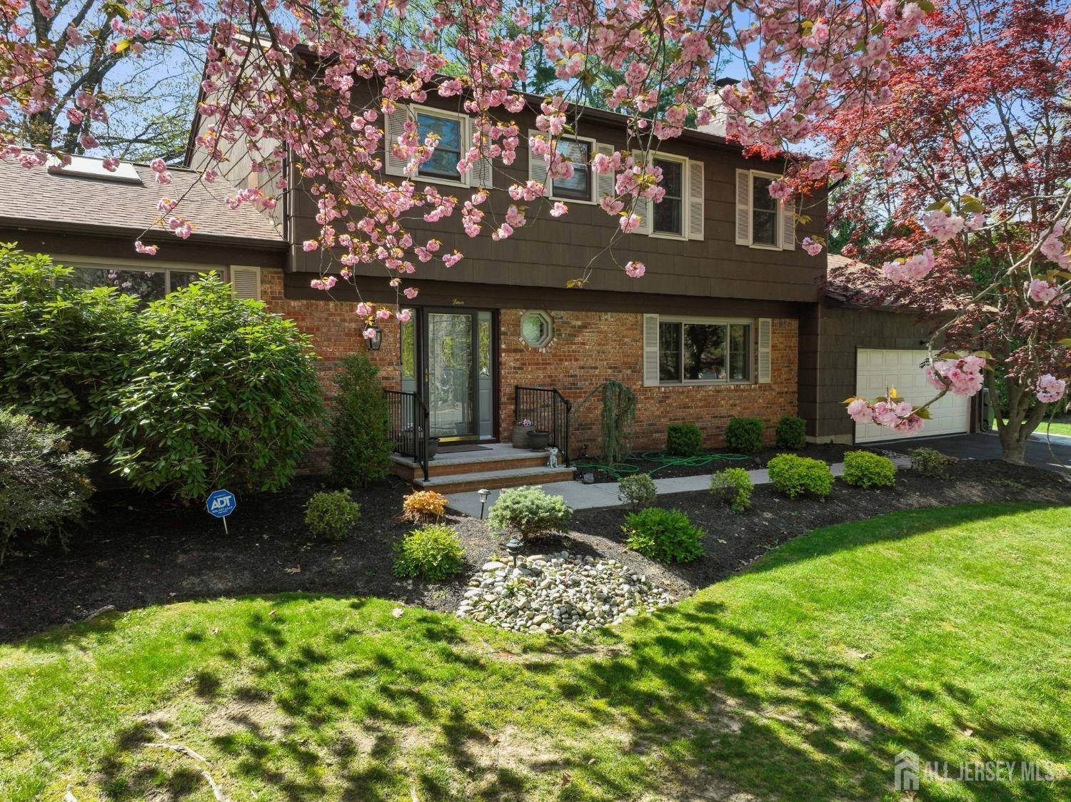 East Brunswick, NJ 08816,4 Franklin CT