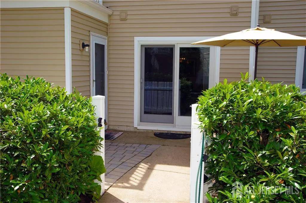 South Brunswick, NJ 08852,19 Foxtail LN