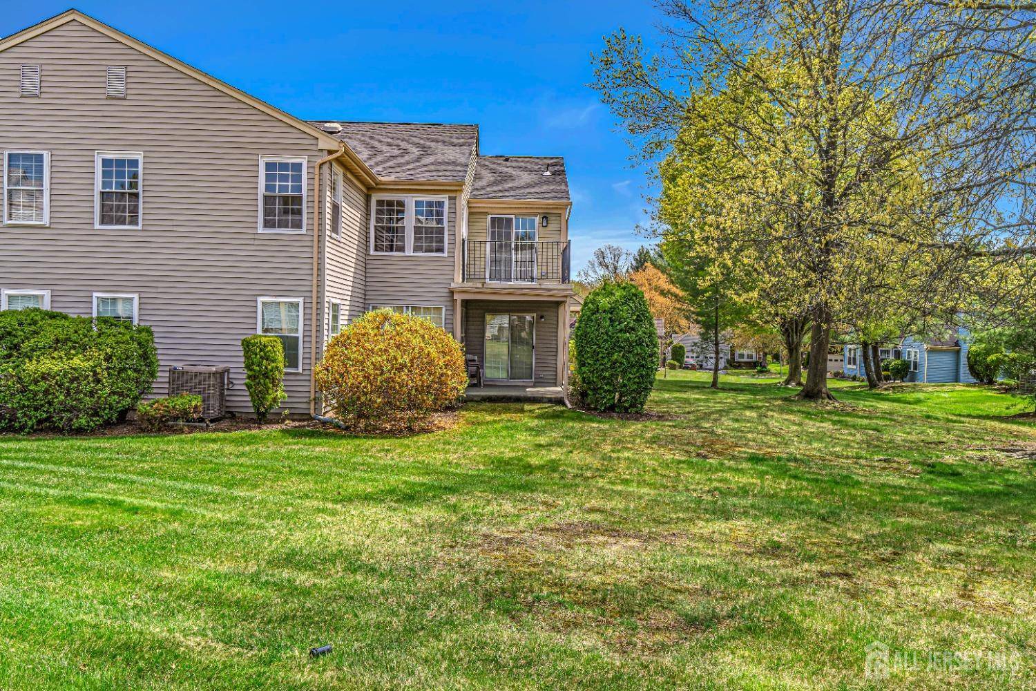 Monroe, NJ 08831,3 Bristol CT #D