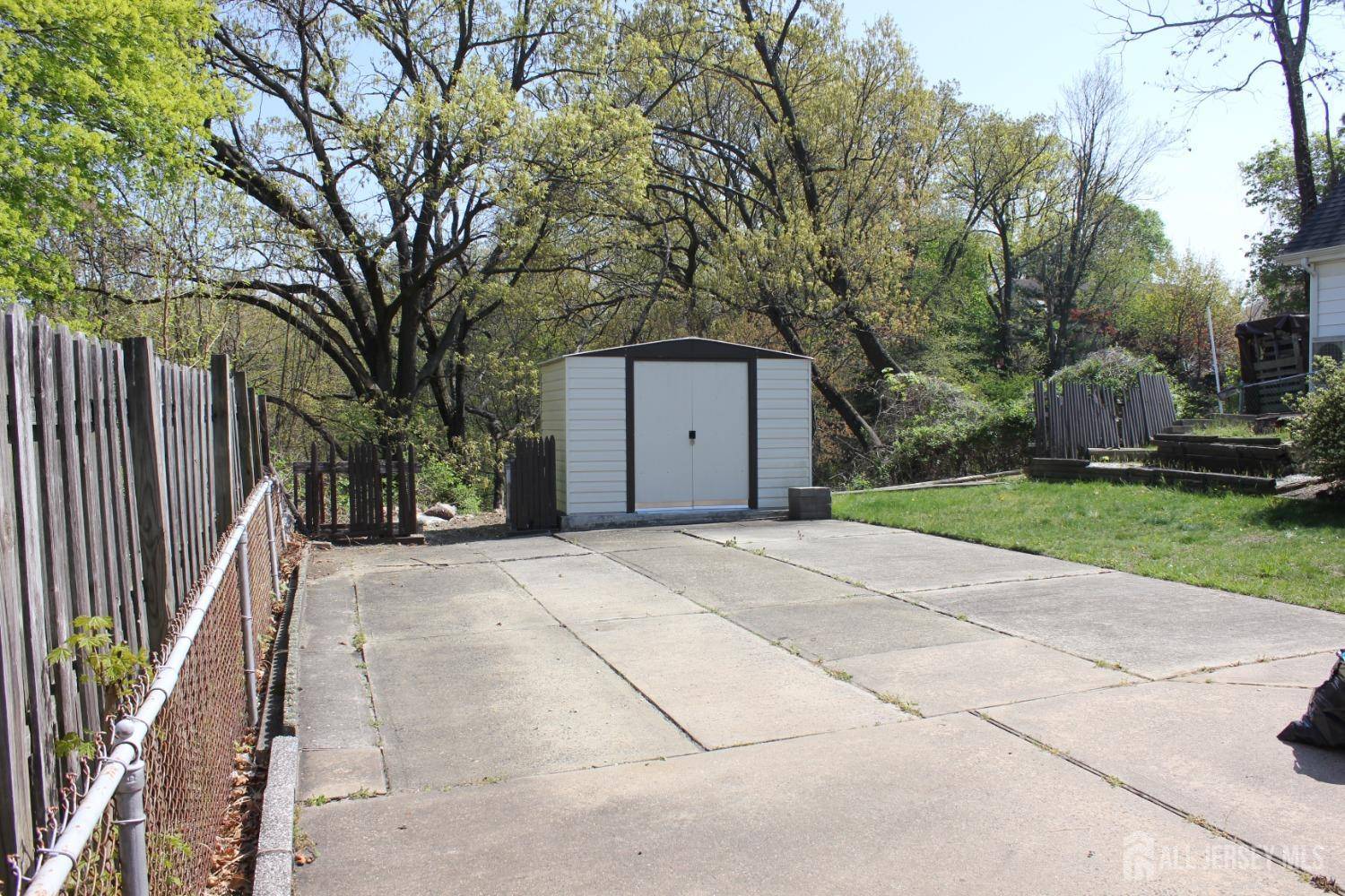 South Amboy, NJ 08879,343 Catherine ST