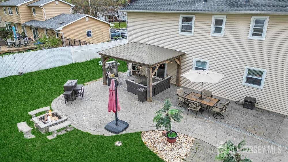 Morganville, NJ 07751,15 Benet DR