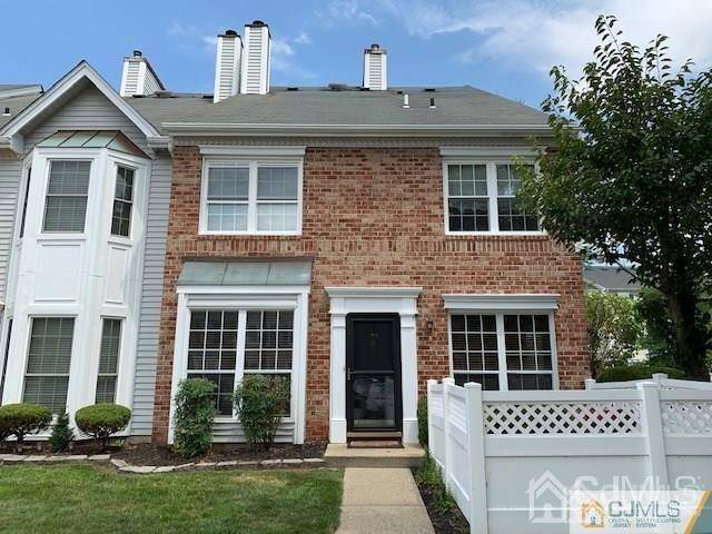 North Brunswick, NJ 08902,388 Hadleigh LN