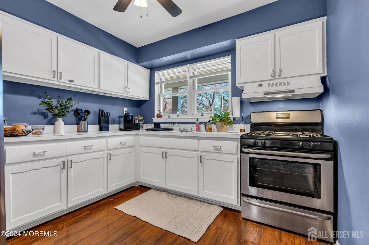Edison, NJ 08817,32 Woodedge AVE