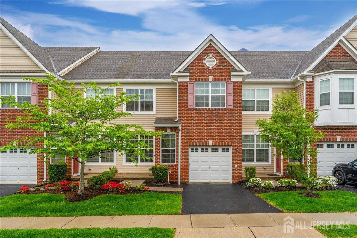 North Brunswick, NJ 08902,2420 Canterbury LN