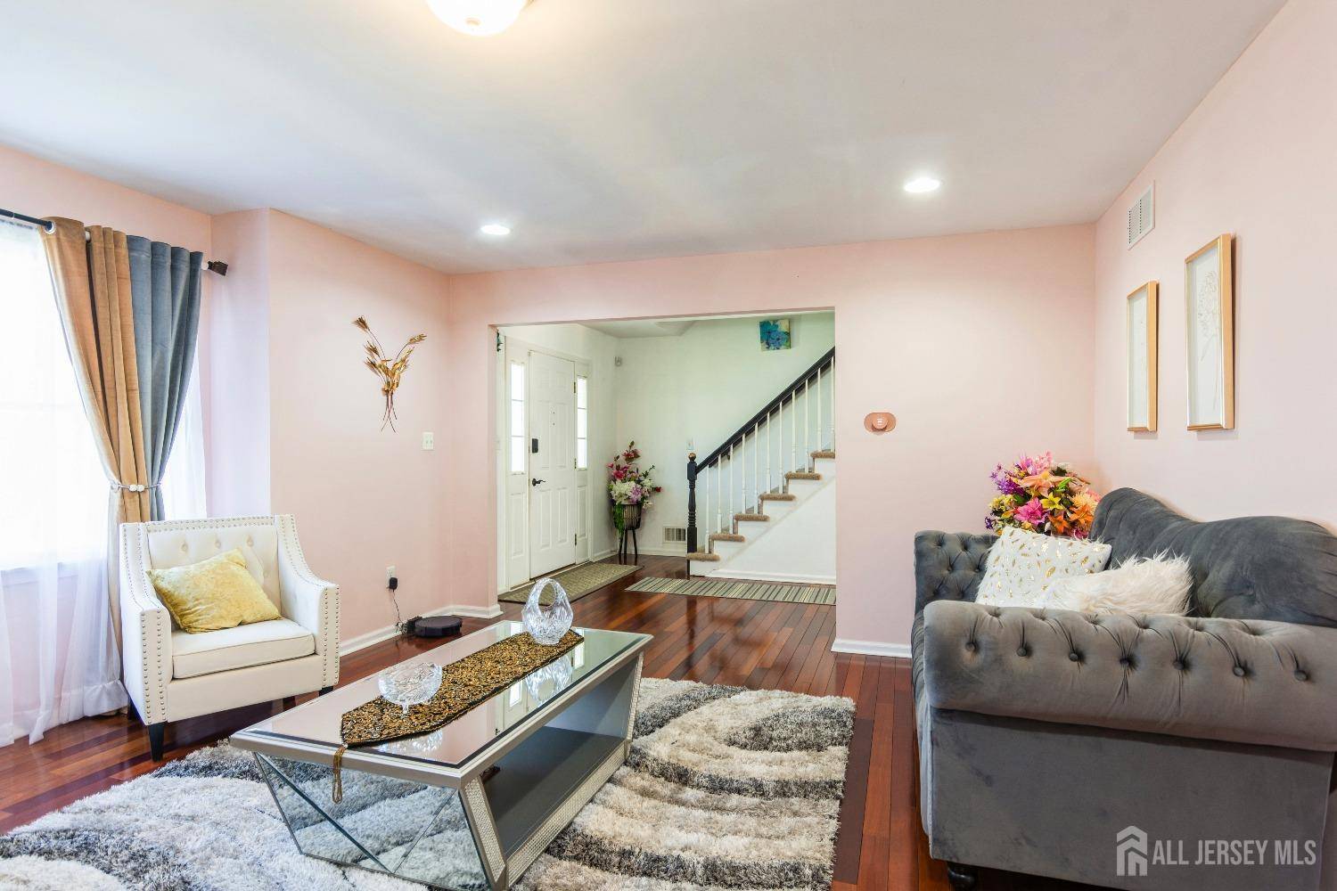 North Brunswick, NJ 08902,1484 Osage RD