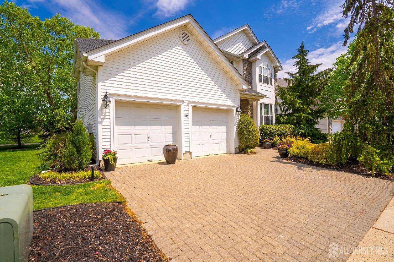 Monroe, NJ 08831,16 Baltusrol CT