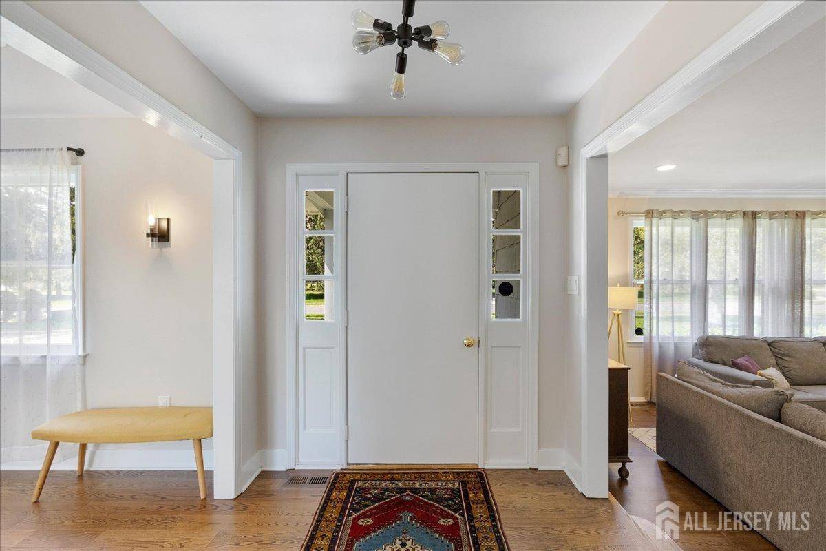 South Brunswick, NJ 08540,3 Spruce LN