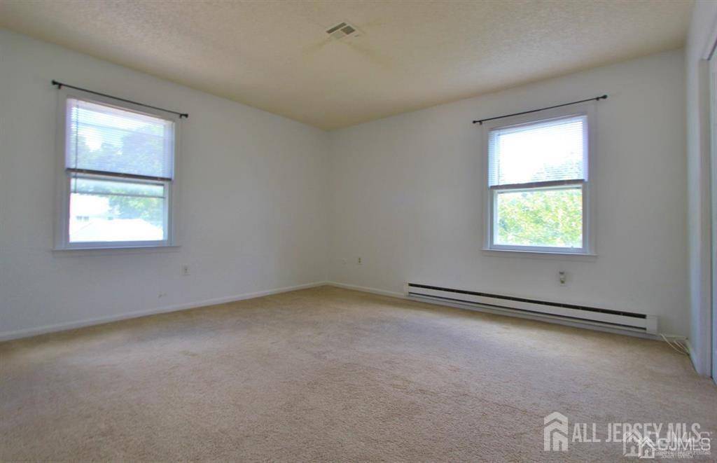 Monroe, NJ 08831,435-O Newport WAY