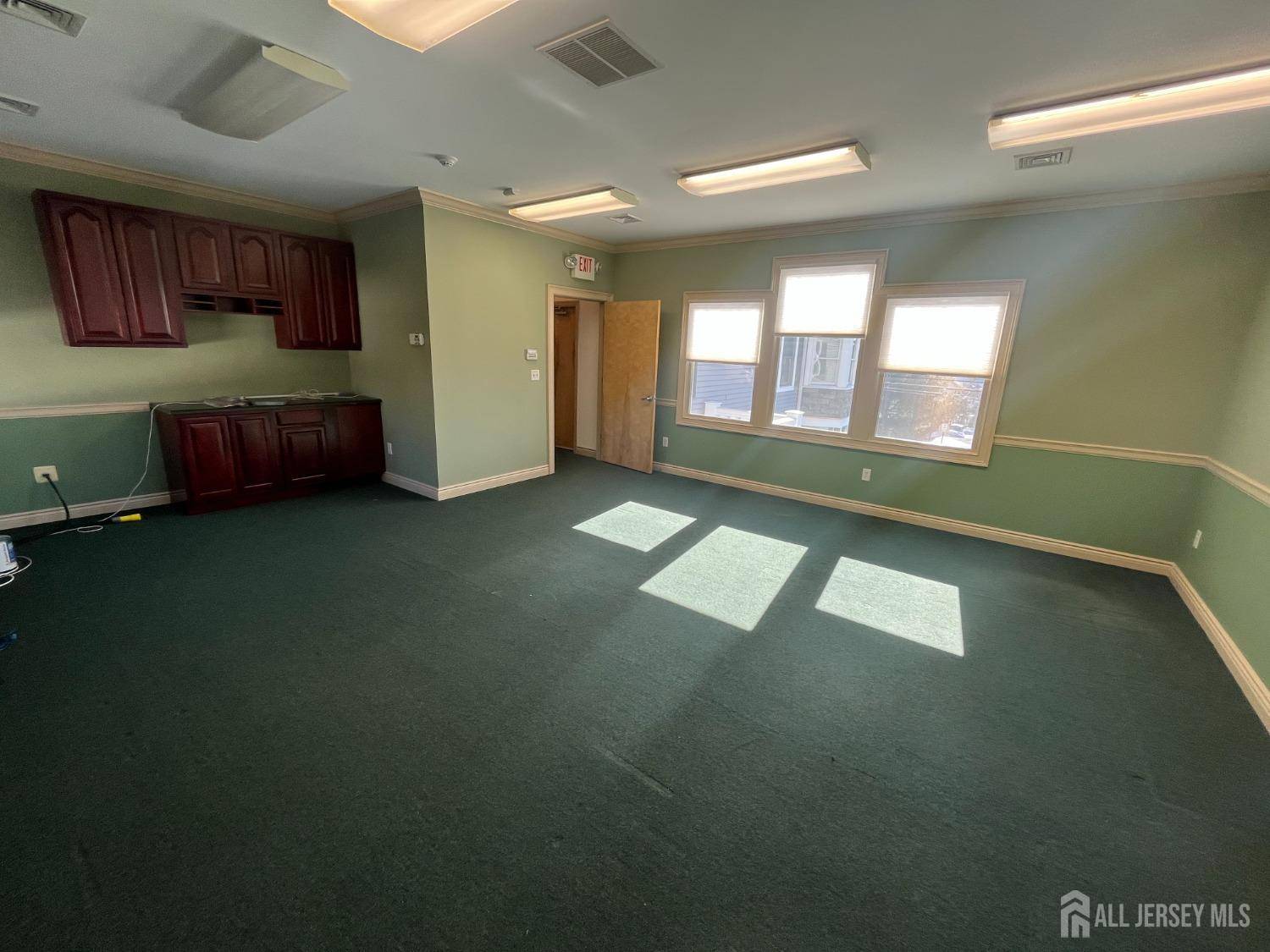 Sayreville, NJ 08859,515 Washington RD #1