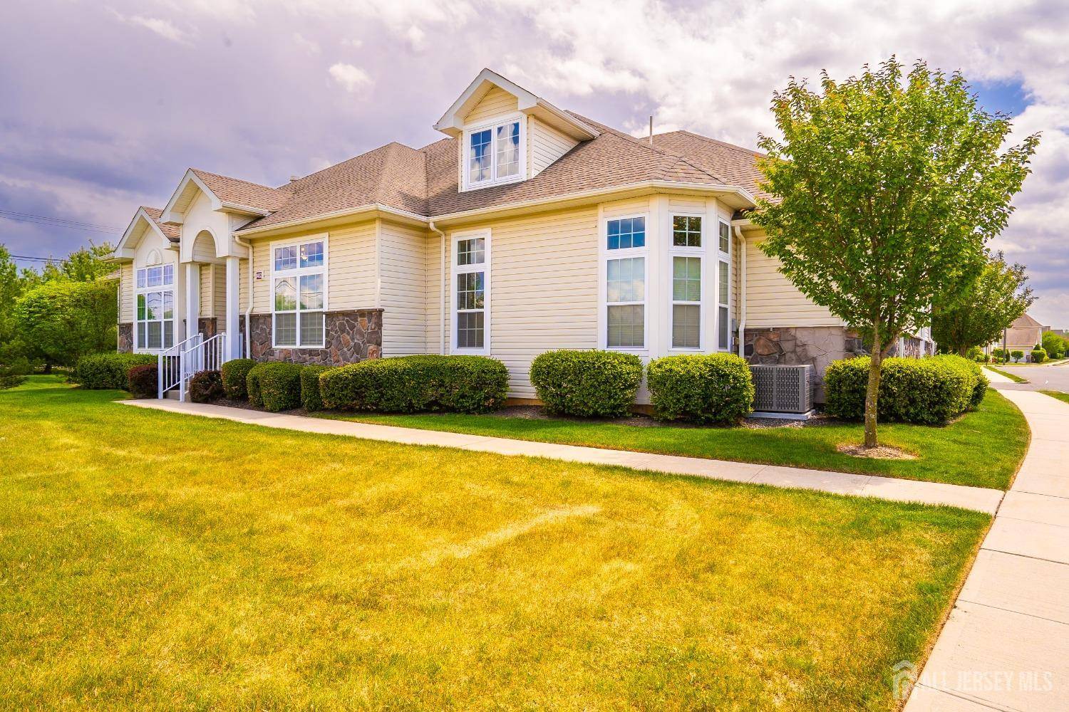South Brunswick, NJ 08852,1402 Schindler DR