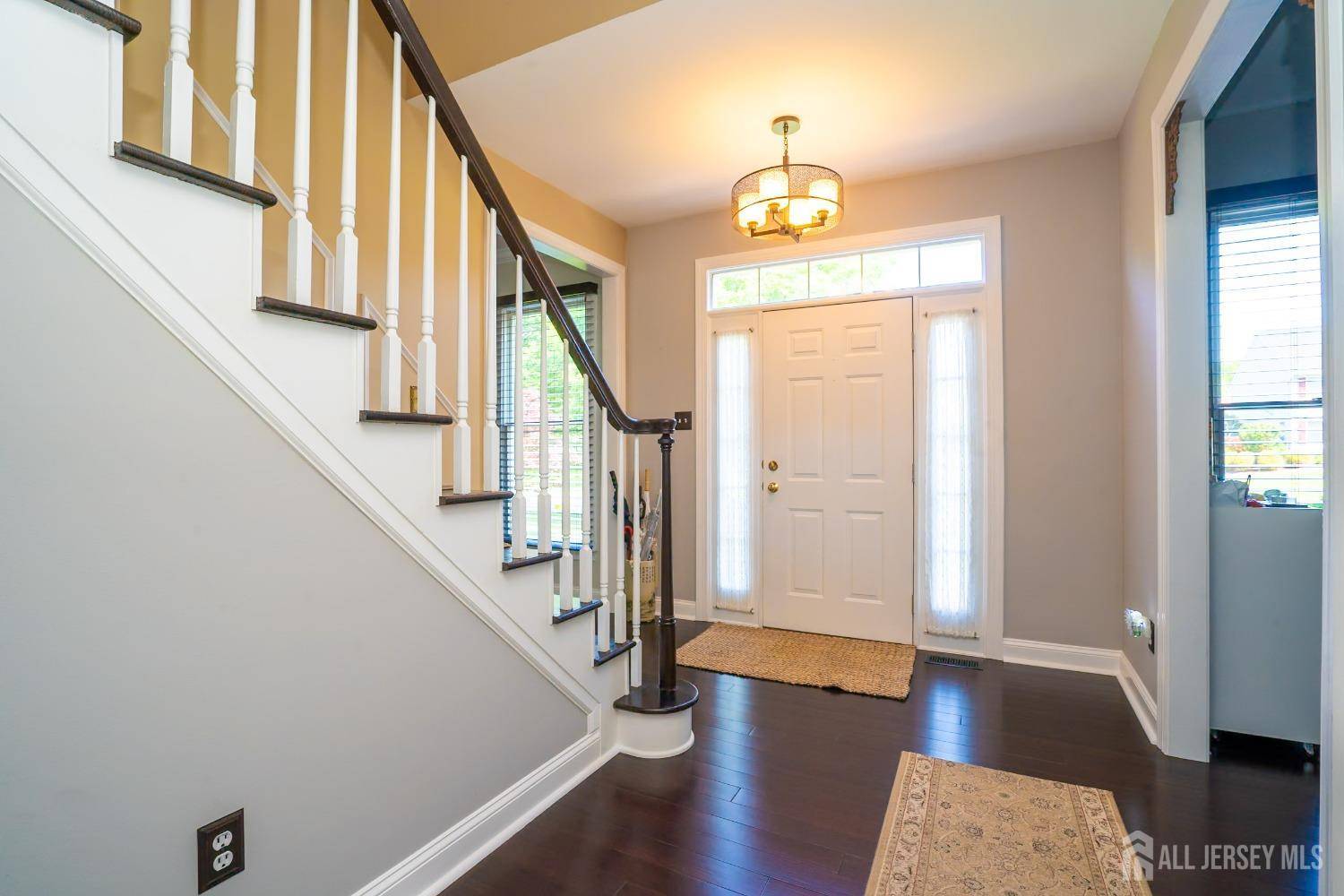 Robbinsville, NJ 08691,9 Milburne LN