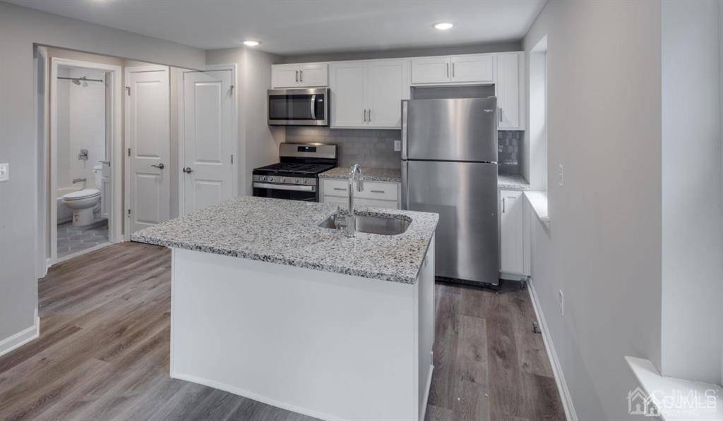 Somerville, NJ 08876,98 E Cliff ST #1