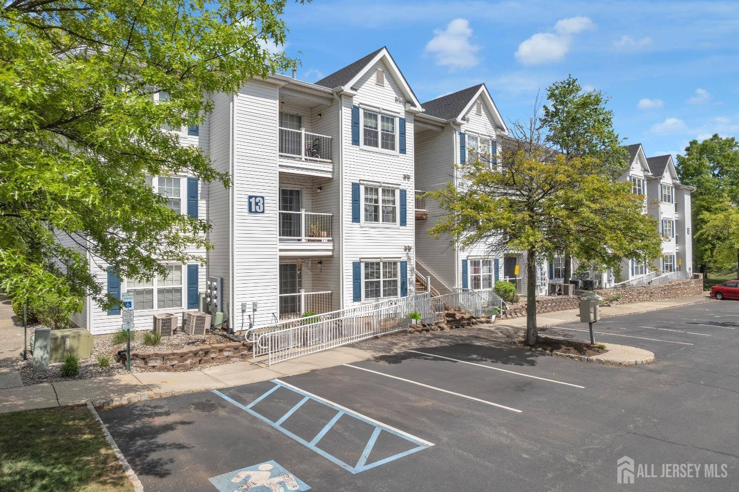 Edison, NJ 08817,1312 Waterford DR #1312