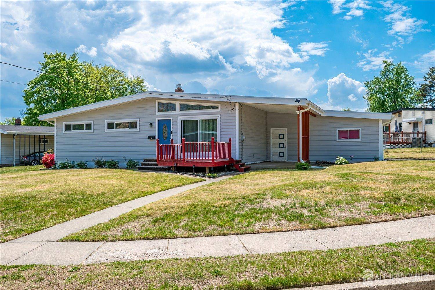Edison, NJ 08817,15 Kenlen DR