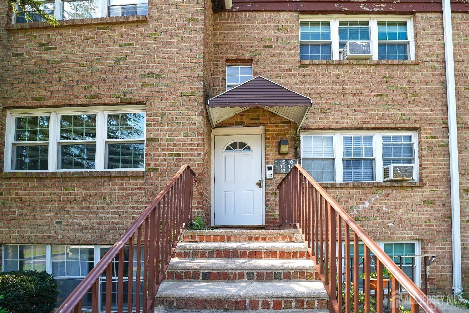 Edison, NJ 08817,18 College DR